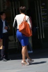 时尚的短发蓝色包臀裙美腿坡高少妇