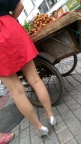 银高美腿红色短裙少妇